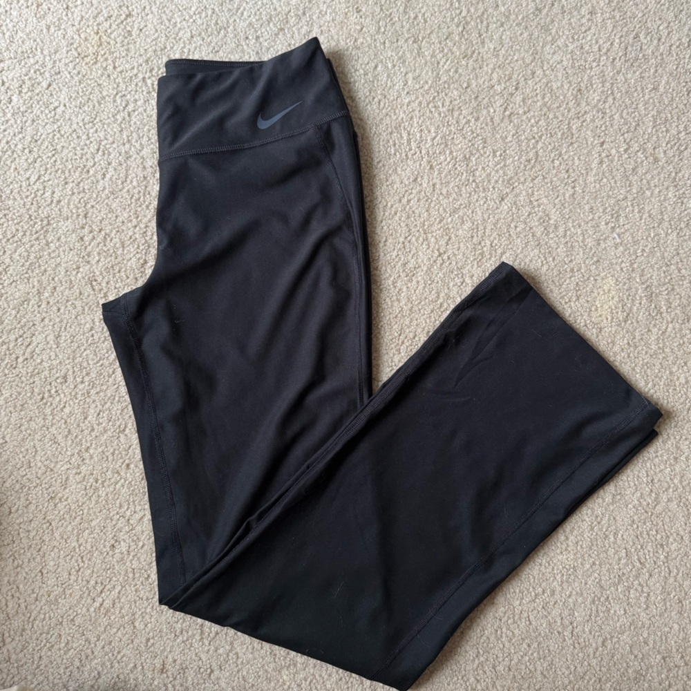 Nike Black Workout Pant 

Women’s Medium 

#nike